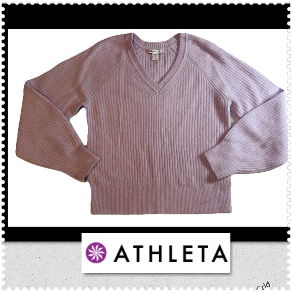 Athleta Women's Medium Sweater V Neck Light Purple Lavender Merino Wool Blend